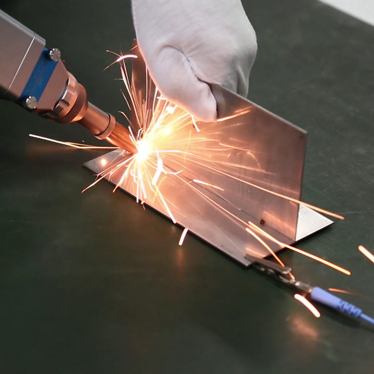 激光焊接机 激光焊接机